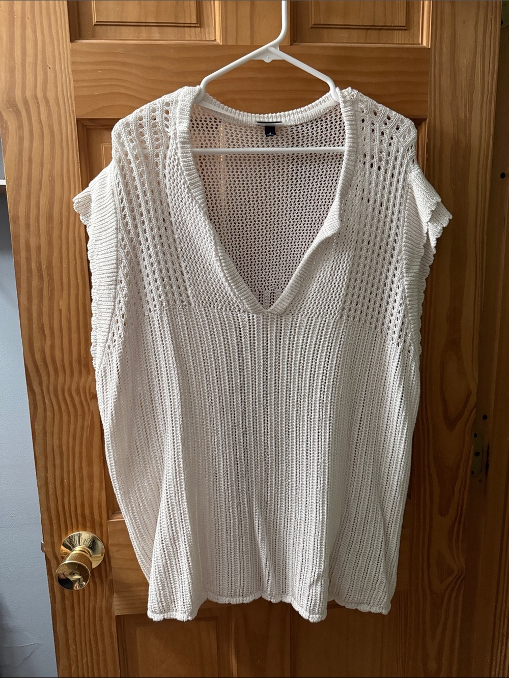 Torrid Knit V-Neck Sleeveless Top - White